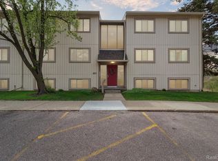 1677 Riverside Dr APT 15, Rochester Hills, MI 48309