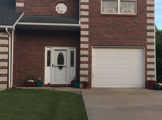 1518 Notting Hill Dr, Jefferson City, MO 65109