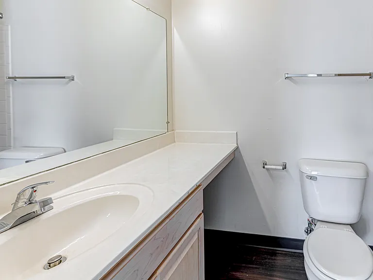 Regency Place Apartments — Photo 50