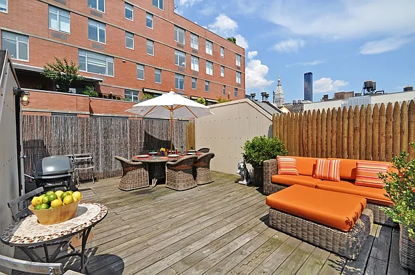 Sold by Corcoran | media 7