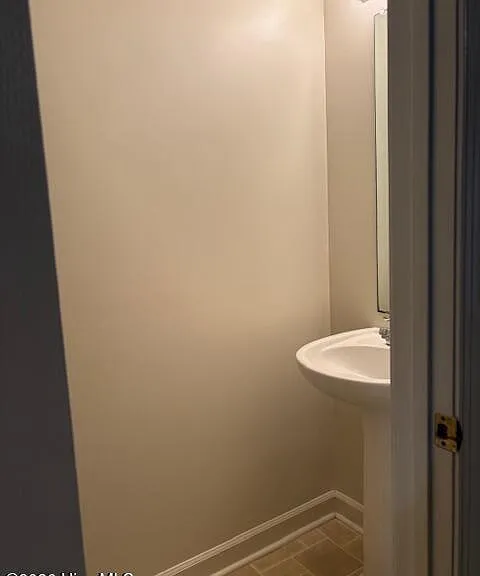 907 Springwood Dr — Photo 3