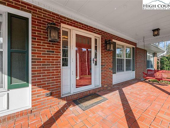 4th image of 2243 Broadstone Road