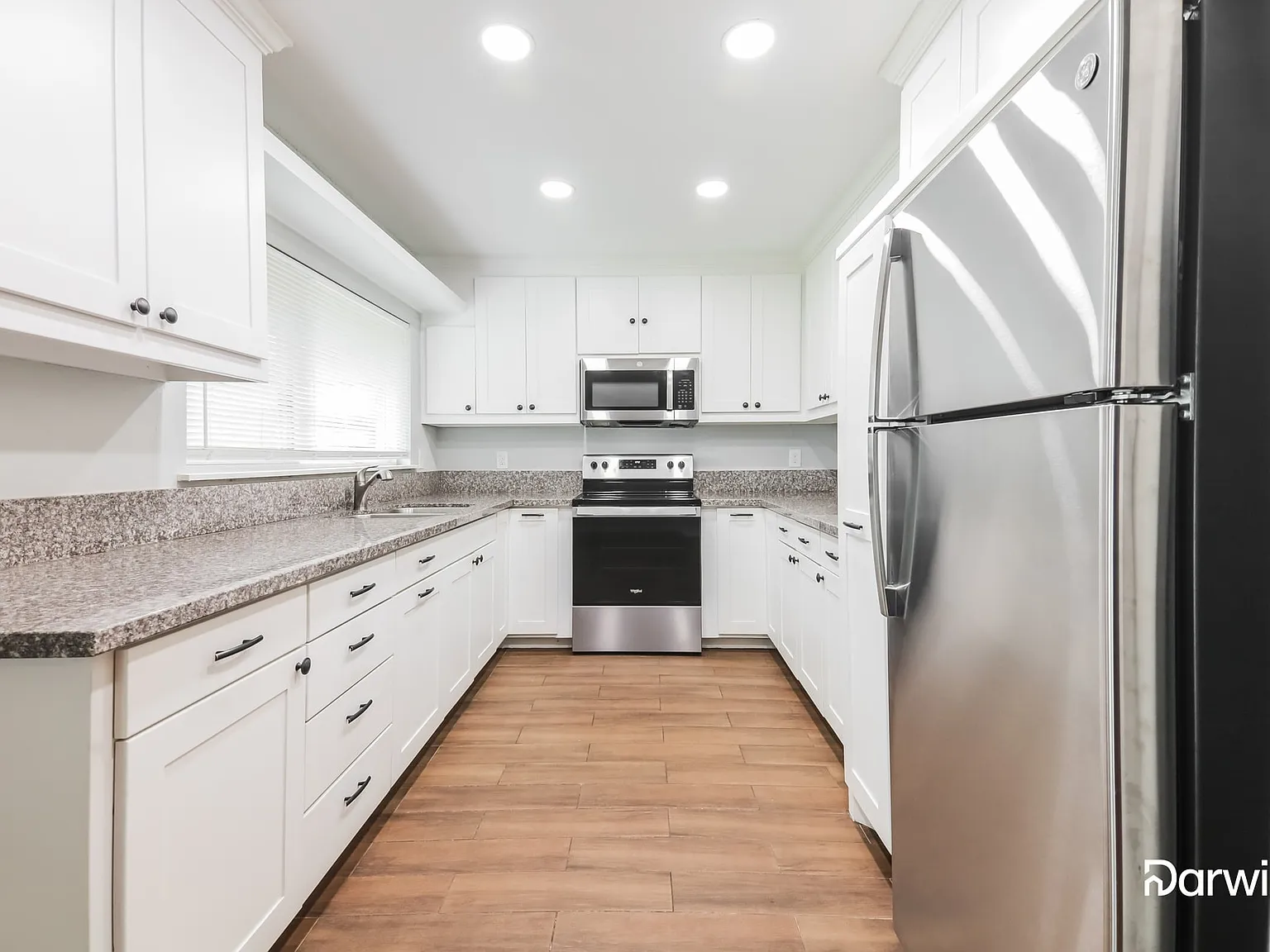 3 bed, 2.0 bath, 1270 sqft, $1,810 — Photo 3