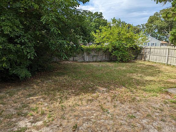 4th image of 2114 Leahy St