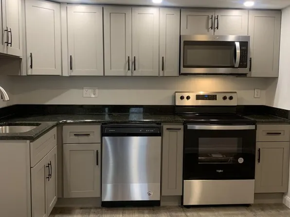 213 Bishops Dr, Aston, PA 19014