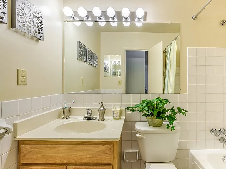 Pine Ridge Apartments — Photo 32