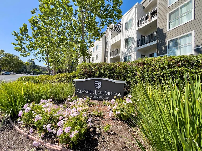 Almaden Lake Village — Photo 41