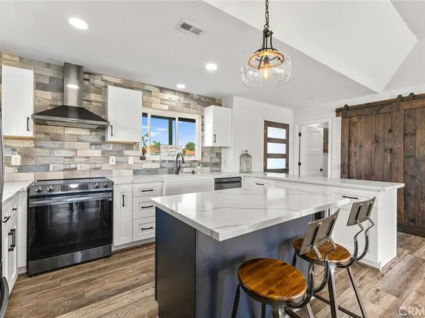 22402 Canyon Club Dr, Canyon Lake, CA 92587