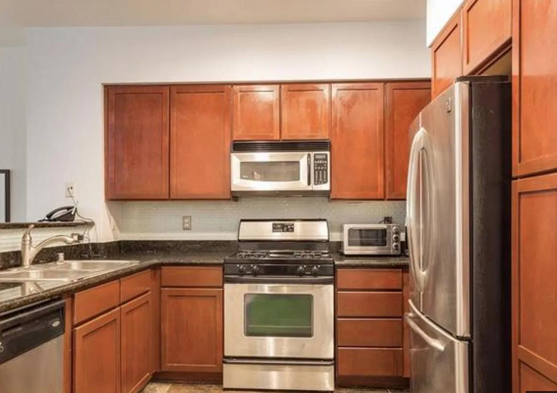 1 bed, 780 sqft, $3,200 — Photo 3