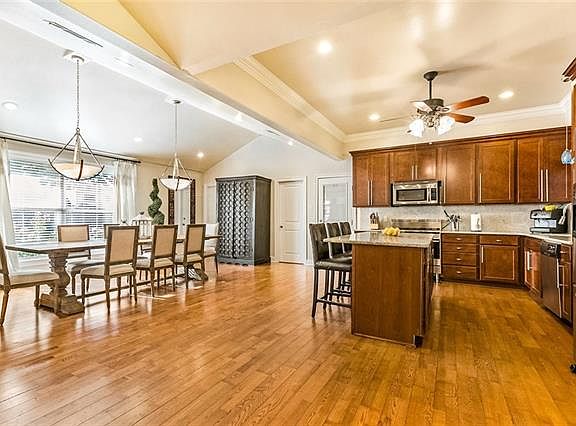 3rd image of 4109 Ferran Dr