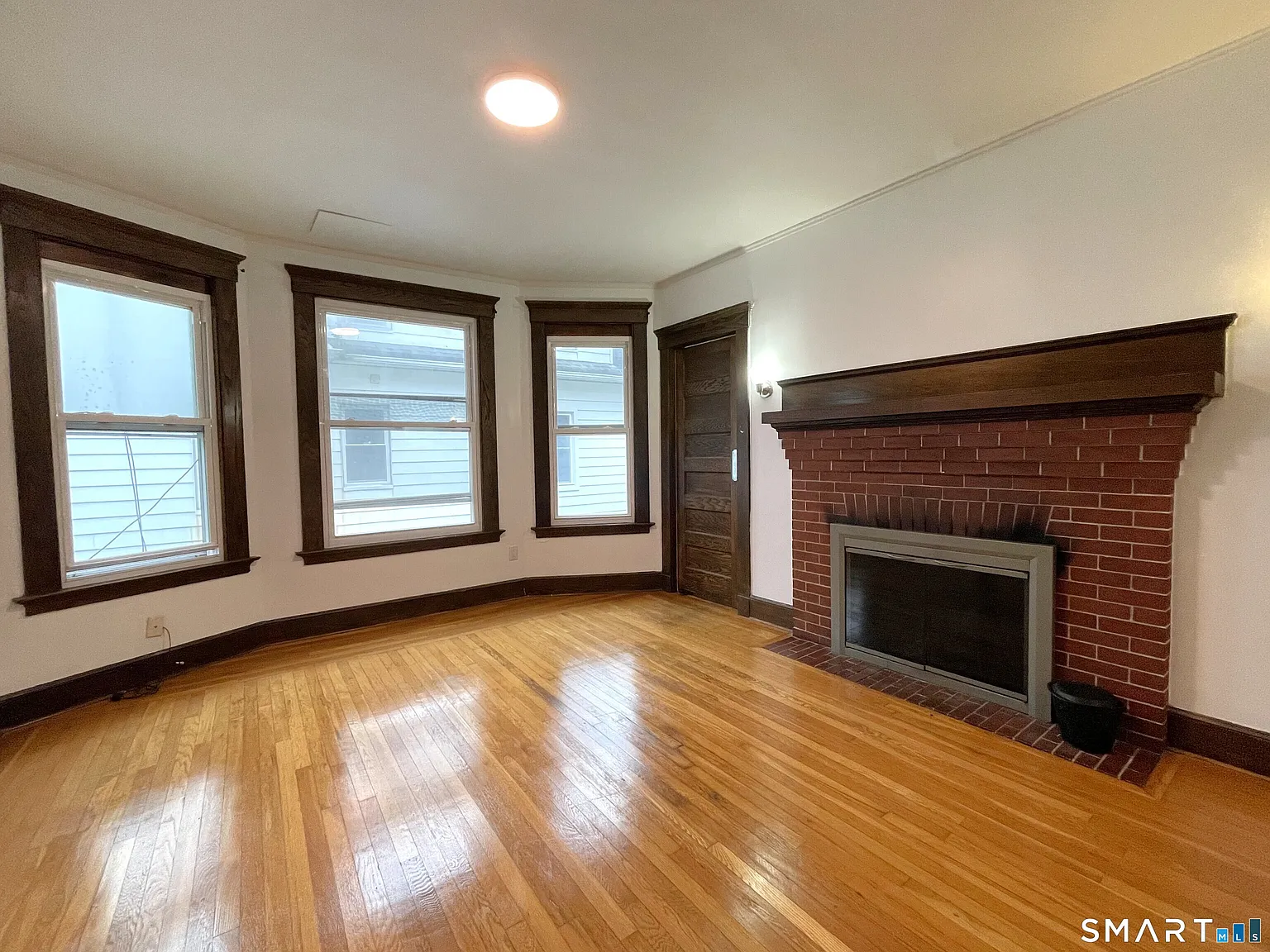 2 bed, 1.0 bath, 1196 sqft, $2,250 — Photo 2