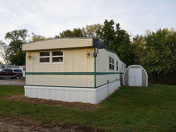 3rd image of 124 River St Trailer 10