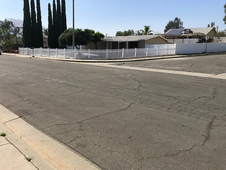 24178 Groven Ln — Photo 3