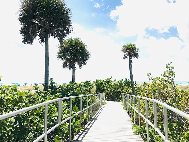 Steps to direct beach access