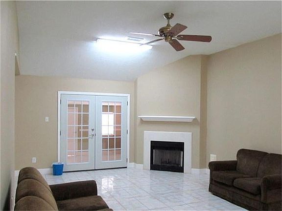 3rd image of 2210 Denridge Dr