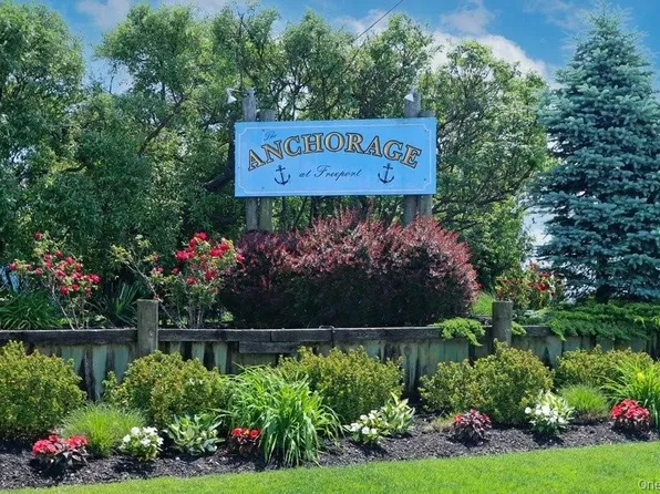 1 Anchorage Way #1401, Freeport, NY 11520