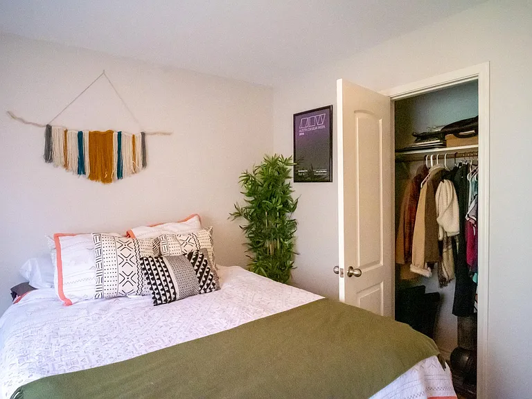 6600 Bay City Bnd — Photo 10