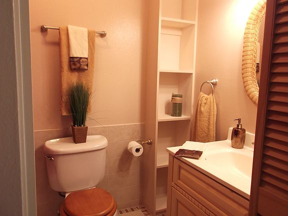 Master Bath - Upstairs