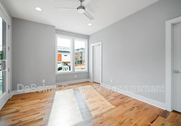 1000 Southside Ave — Photo 46