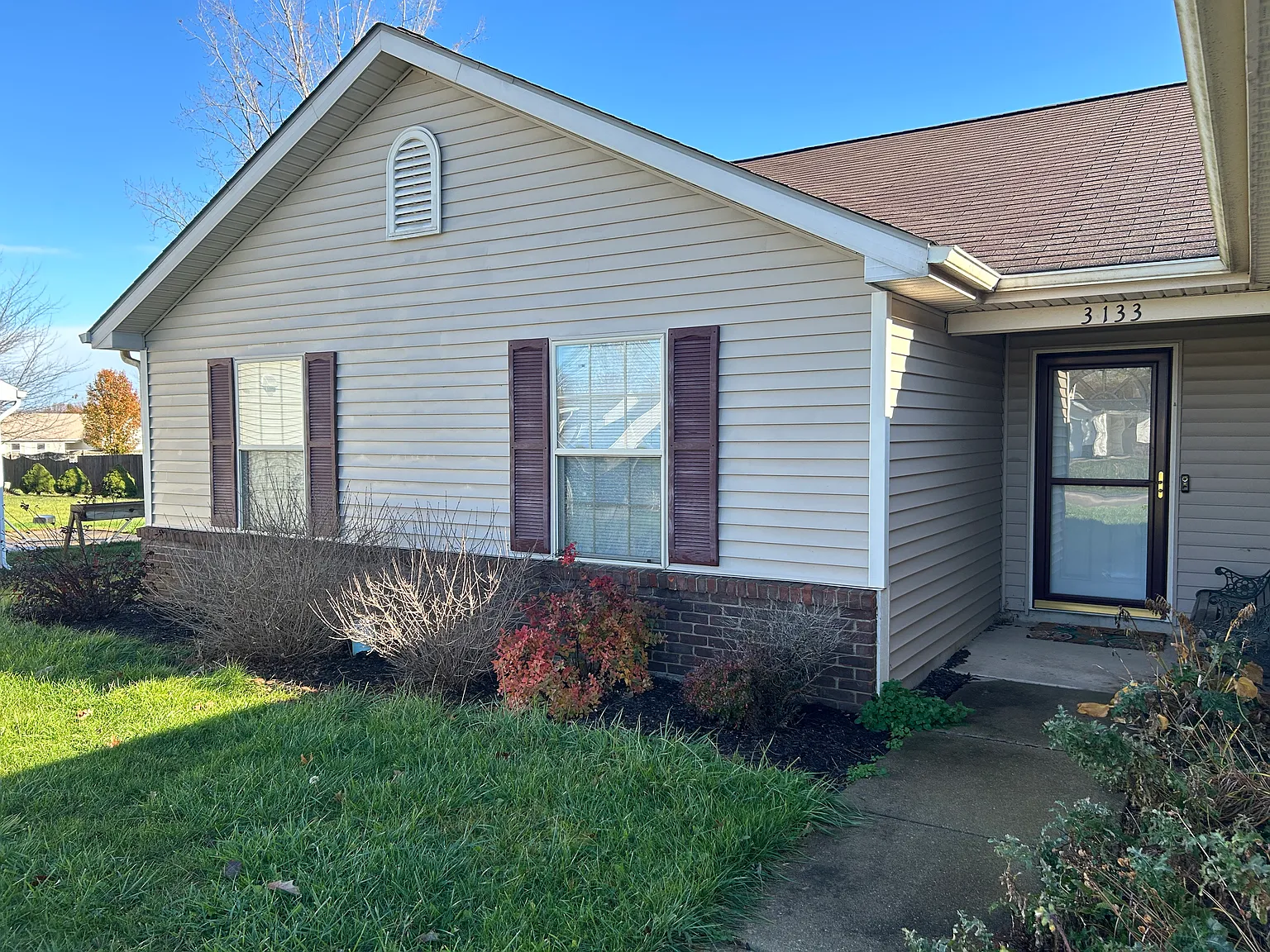 3 bed, 1430 sqft, $700 — Photo 1