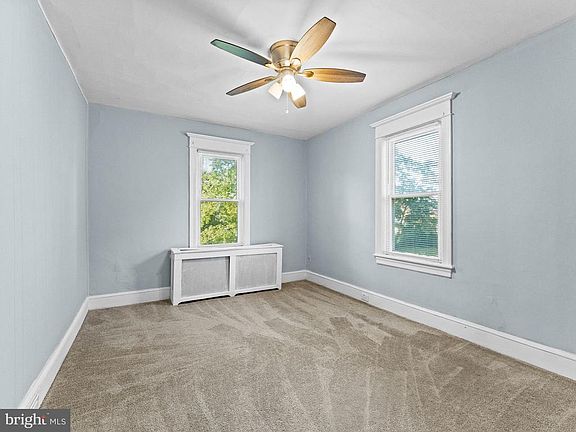 5th image of 41 W Clinton Ave B