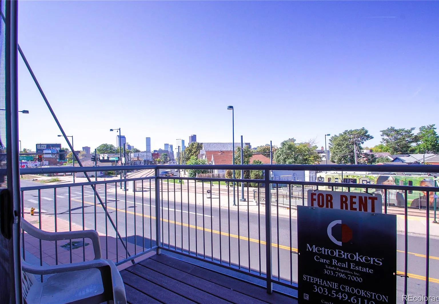 2 bed, 1.0 bath, 975 sqft, $1,549 — Photo 1