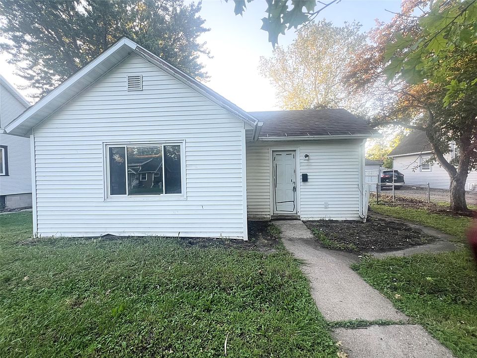 1st image of 1722 Marshall St