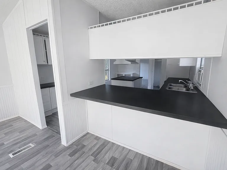 110 Deborah Dr #20 — Photo 3