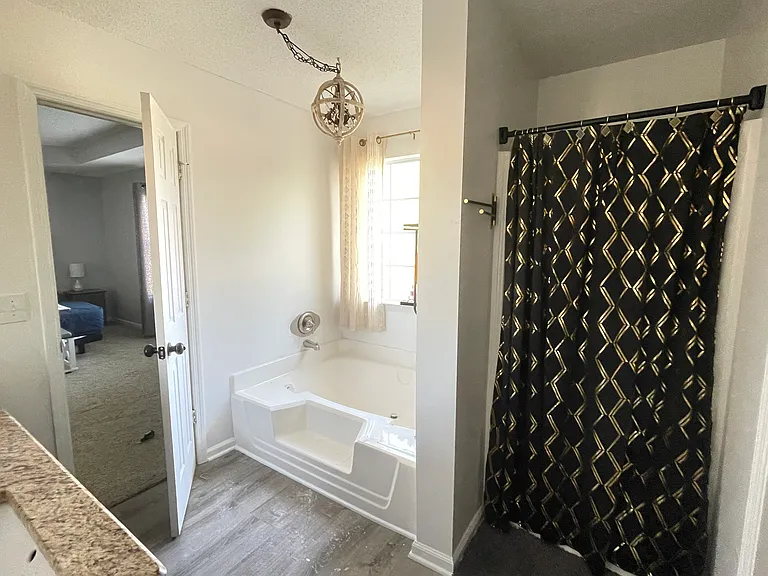 4004 Arnst Way — Photo 10