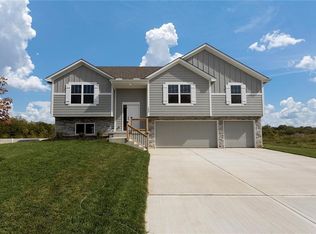 1337 N Holland Dr, Independence, MO 64056
