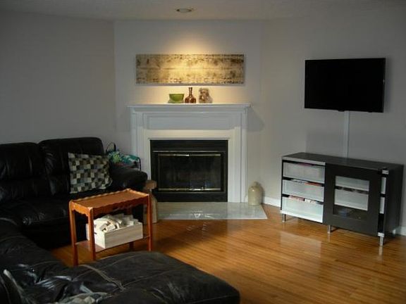 4th image of 4 Drury Ln