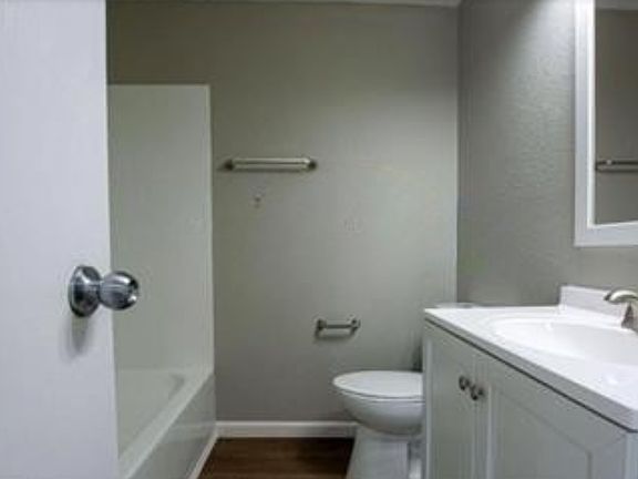 4th image of 210 S 24th St #10988483