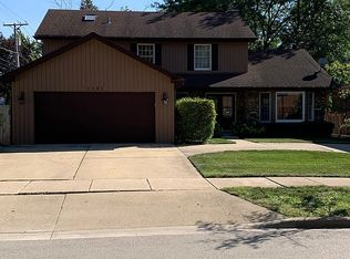 1151 Cedar St, Park Ridge, IL 60068