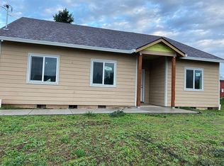 1049 Blaine St, Woodburn, OR