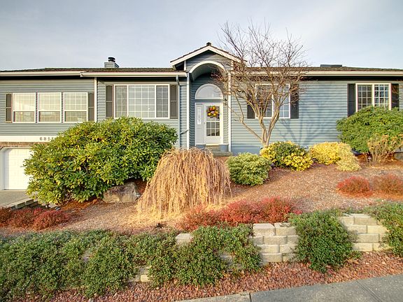 3rd image of 6811 57th St NE