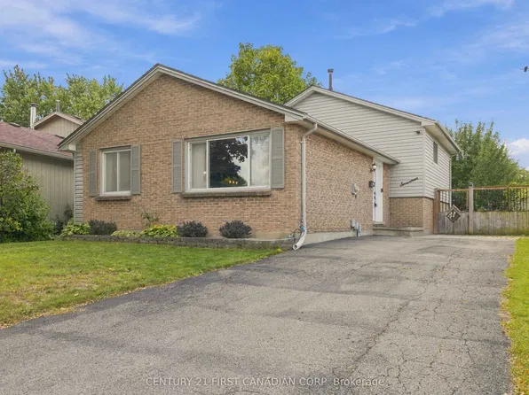 17 Archer Cres, London, ON N6E 2A4