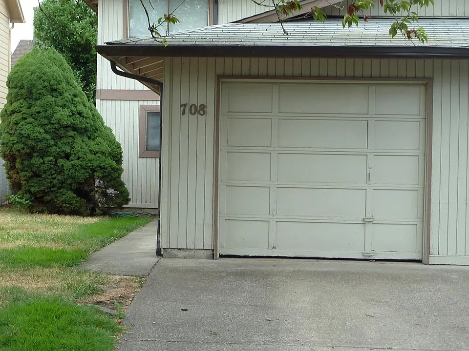 708 Oakdale Ave