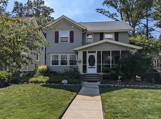 1246 Overlook Rd, Lakewood, OH 44107