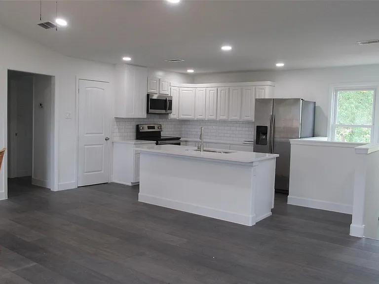 365 Deep Woods Ln — Photo 4