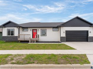 405 E Cairos Pl, Brandon, SD 57005