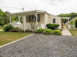 27 Pine St #27C, Selden, NY 11784