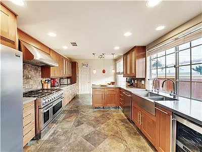 502 Huntington St — Photo 10
