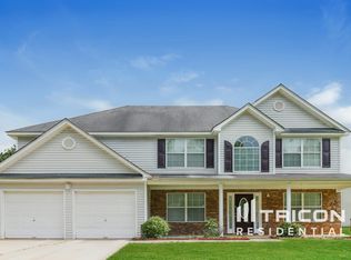 6070 Autumn Green Dr, Fairburn, GA 30213