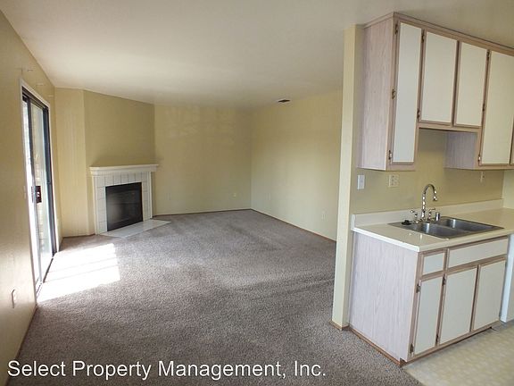 4th image of 3384 La Canada Dr APT 6