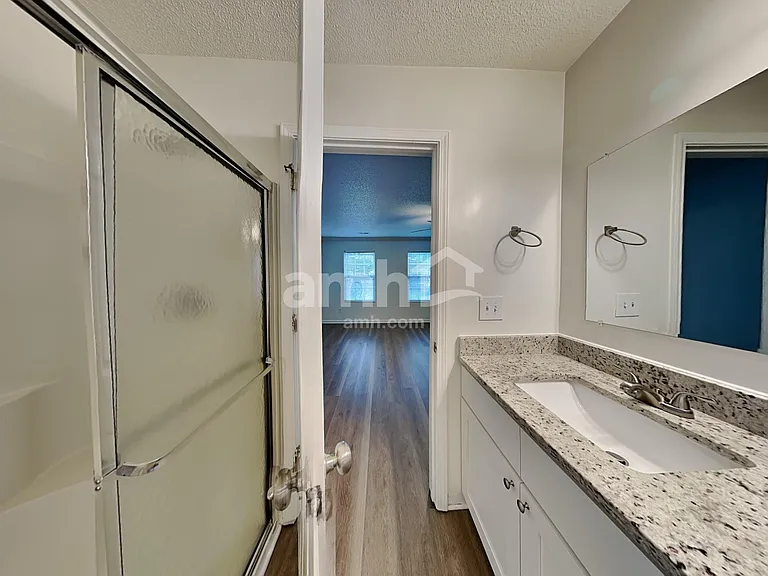 900 Arbor Greene Dr — Photo 11