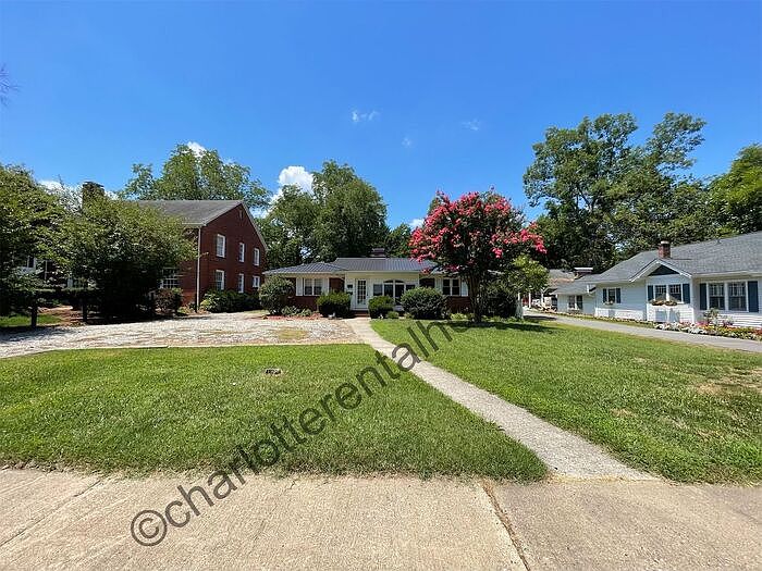 317 N Oak St, Lincolnton, NC 28092 Zillow