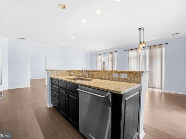 401 Carson Ter, Huntingdon Valley, PA