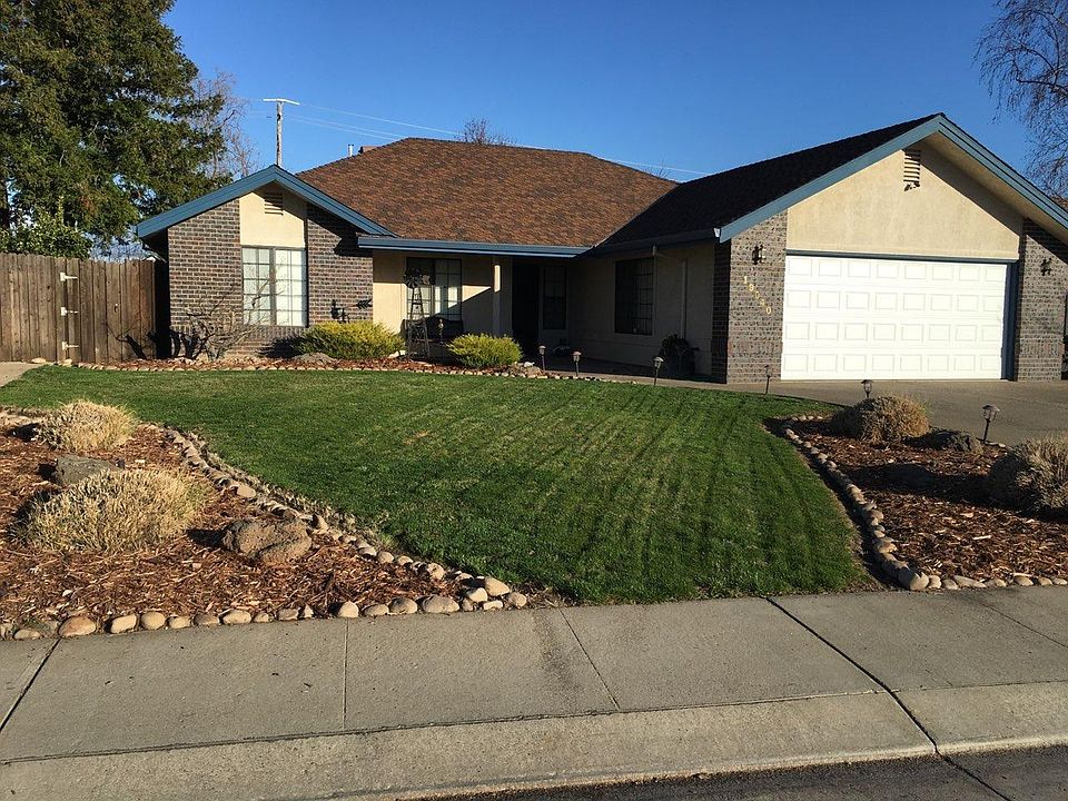 1st image of 19040 Creekview Dr