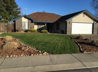 19040 Creekview Dr, Lockeford, CA 95237