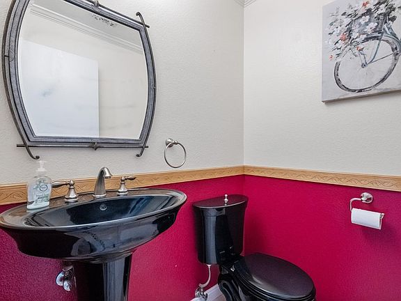 5th image of 433 Carrillo Street #D
